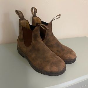 Blundstone rustic brown boots